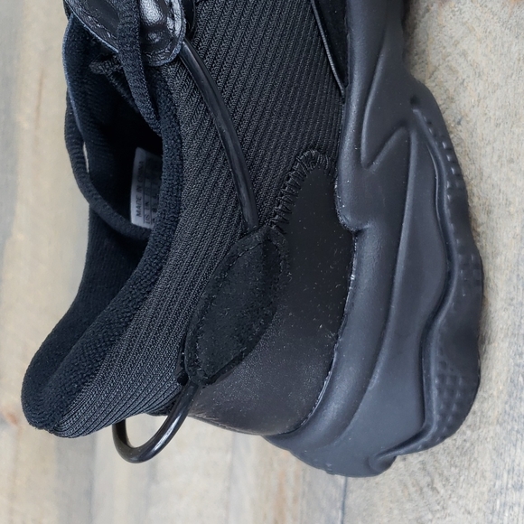 adidas Ozweego Originals Men's Sneakers Shoes Triple Black - Picture 7 of 9